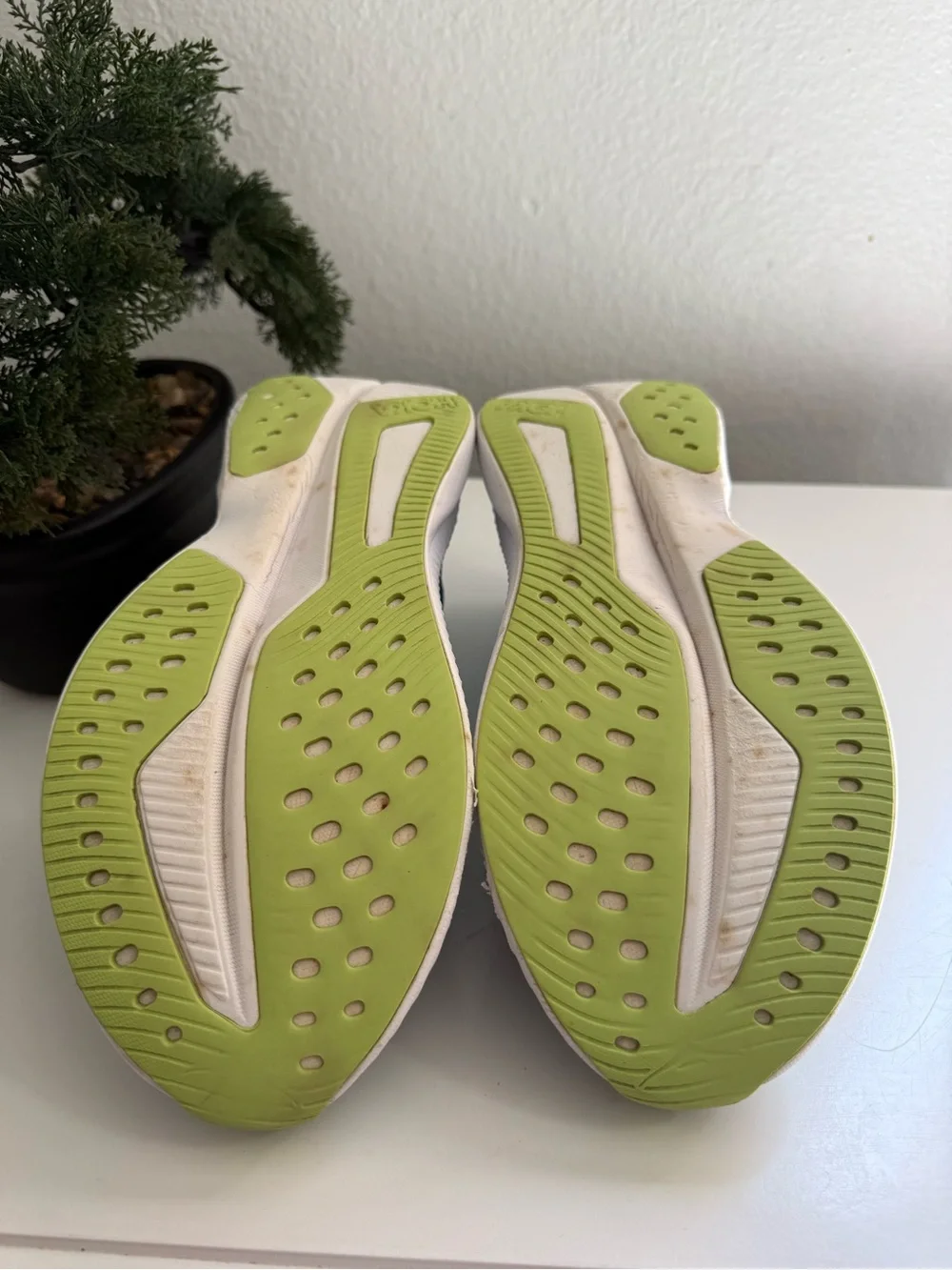 Hoka Mach 6 Women size 8.5 Turquoise Aqua Running Shoes